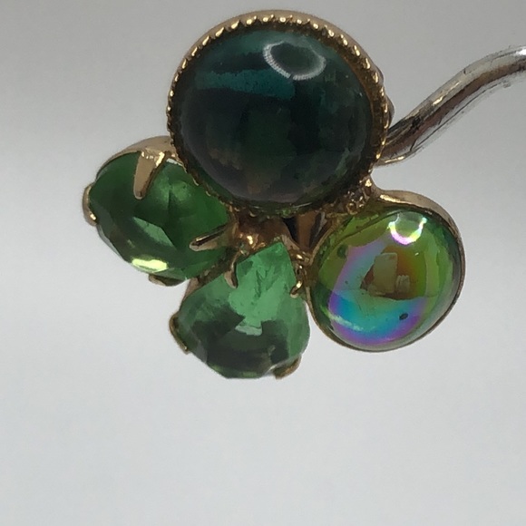 VTG Clip On Dimensional Green Art Glass Earrings - Picture 5 of 7